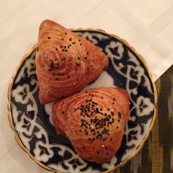Foto diambil di Restaurant &quot;Samarkand&quot; oleh Vikel pada 5/3/2013