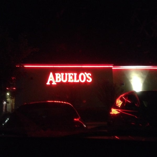 Foto diambil di Abuelo&#39;s Mexican Restaurant oleh Brooke M. pada 1/1/2014