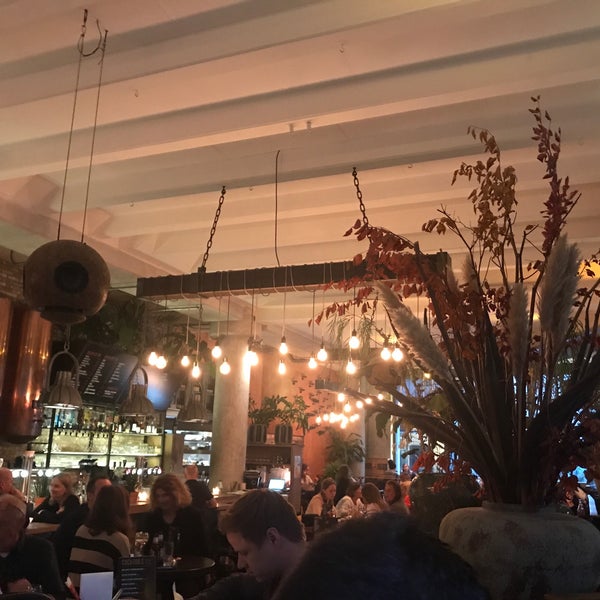 Foto scattata a Bar &amp; Restaurant Milú da Christian D. il 4/30/2018