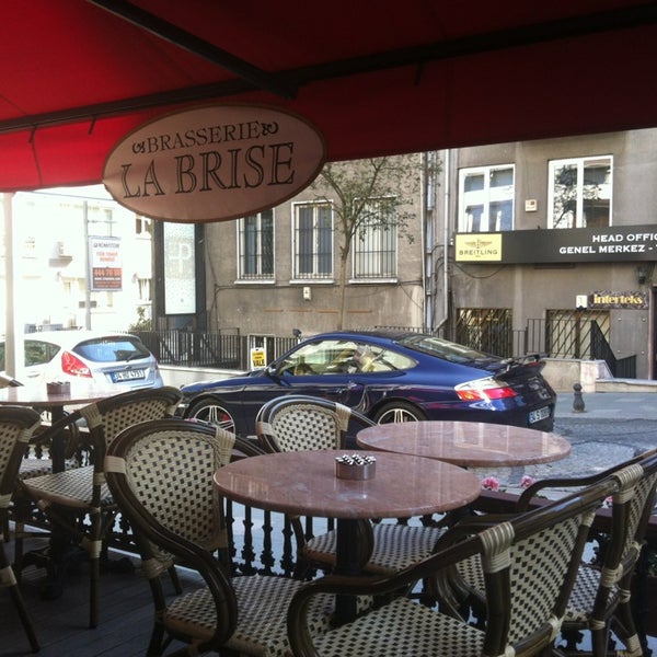 7/12/2013 tarihinde Kseniya C.ziyaretçi tarafından Brasserie La Brise'de çekilen fotoğraf