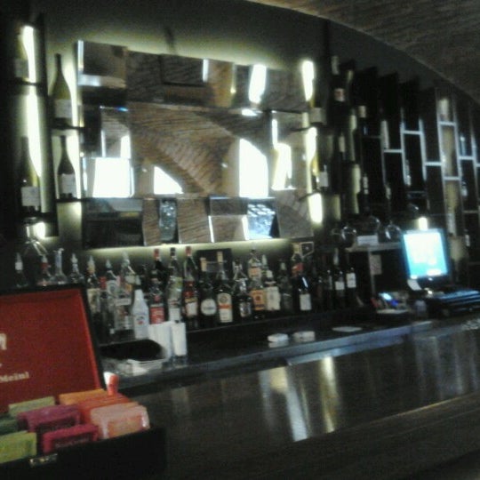 11/16/2012 tarihinde Marko K.ziyaretçi tarafından Wine Bar Basement'de çekilen fotoğraf