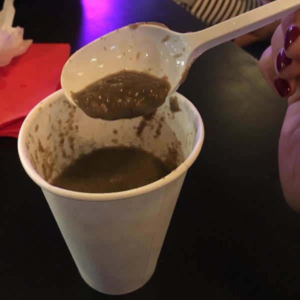 Пересоленная жижа в стакане из под чая называется грибным крем-супом. Спасибо, наелась 👍🏼