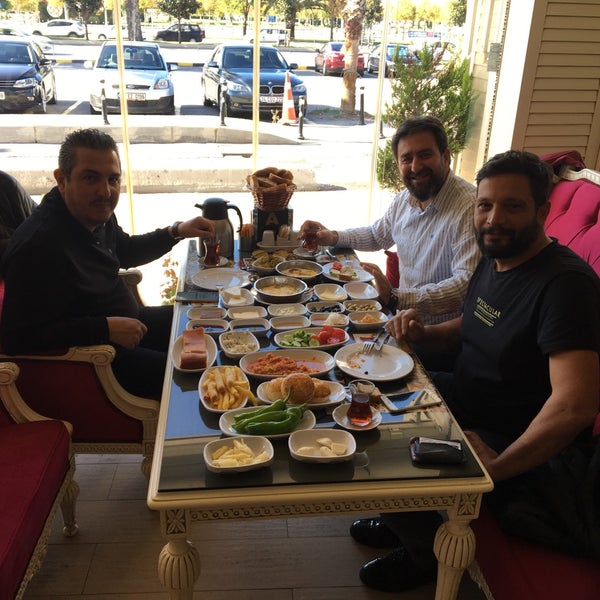 Photo taken at Yalı Cafe &amp; Restaurant by Mustafa A. on 11/2/2019