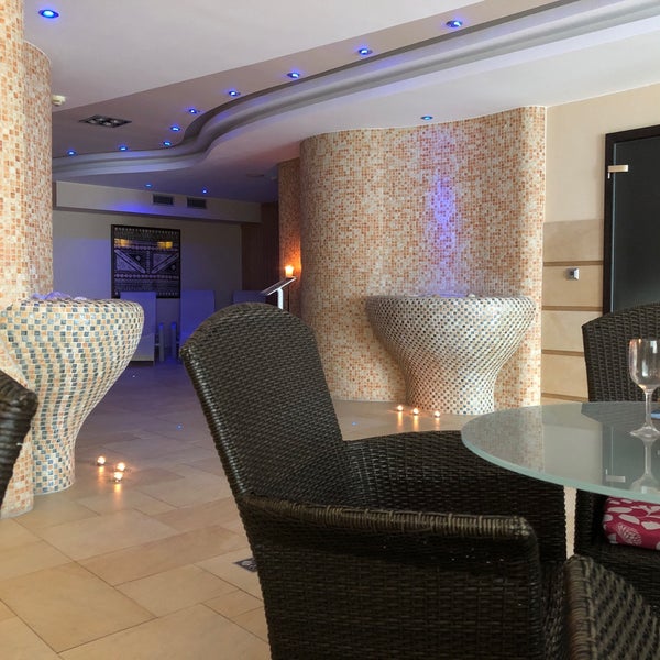 Локситан спа белая площадь. Локситан спа белая площадь. Мистраль отель истра бассейн. L spa. Мадам эль калининград.