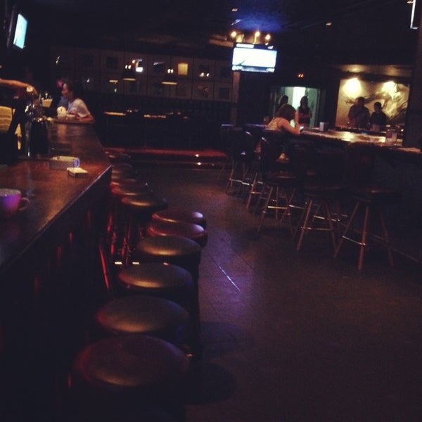 Foto diambil di Big Buffalo Bar oleh Sasha F. pada 7/12/2013