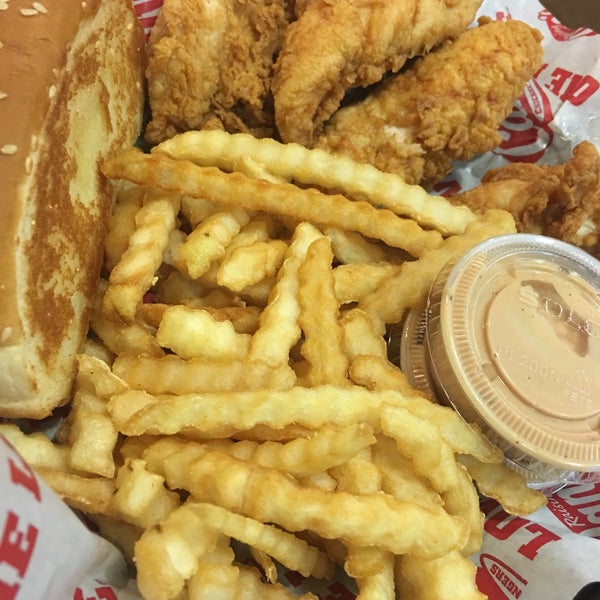 Photo taken at Raising Cane&#39;s Chicken Fingers by Hollie H. on 7/25/2017