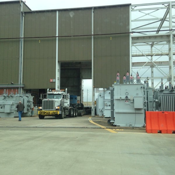 Power Repair Shop Structure in Forest Park