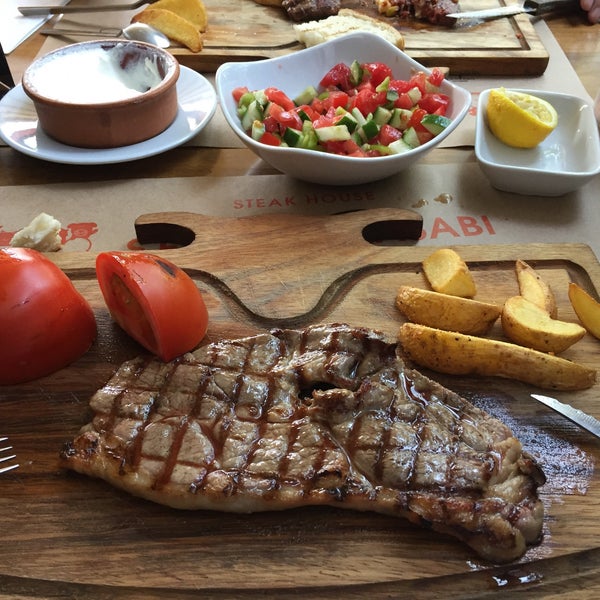 Foto tomada en Şehir Kasabı &amp; Steak House  por Hakan K. el 6/4/2018
