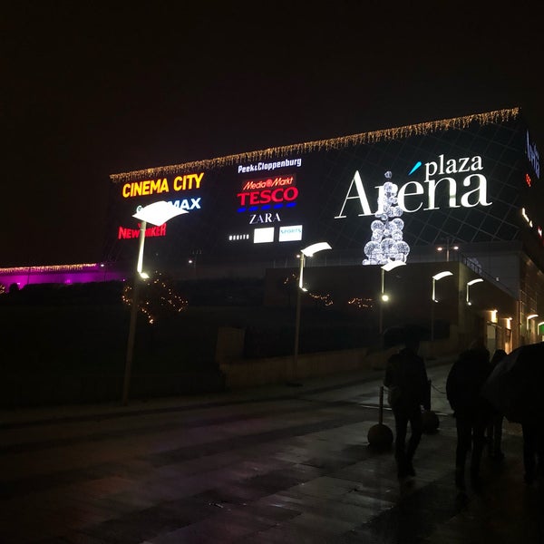 รูปภาพถ่ายที่ Arena Mall โดย Judit ❄️⛸👩🏻‍💻👓 เมื่อ 11/24/2018