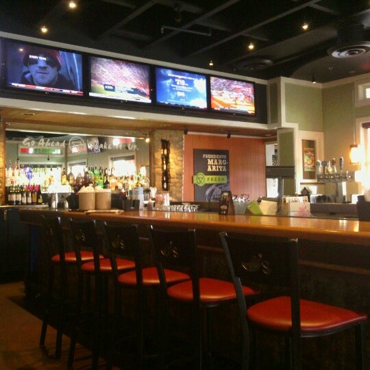 Photo taken at Chili&#39;s Grill &amp; Bar by Bobby R. on 12/17/2012