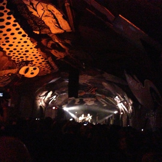 Foto tirada no(a) The Old Vic Tunnels por Viv em 11/1/2012