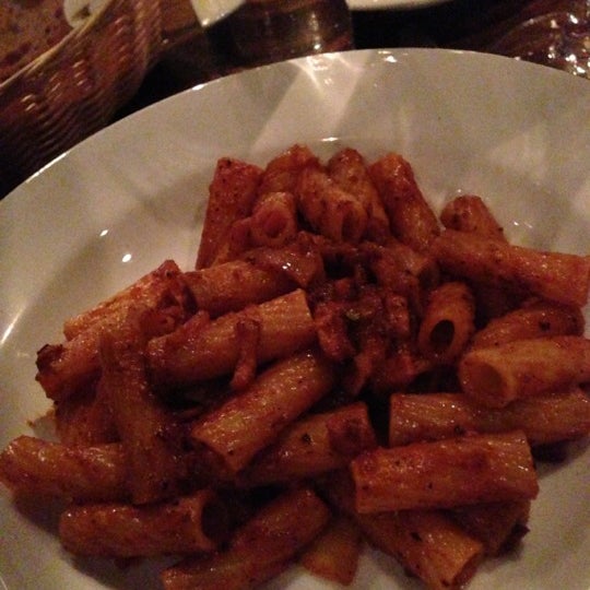 12/16/2012 tarihinde Kylie K.ziyaretçi tarafından Taverna di Bacco'de çekilen fotoğraf