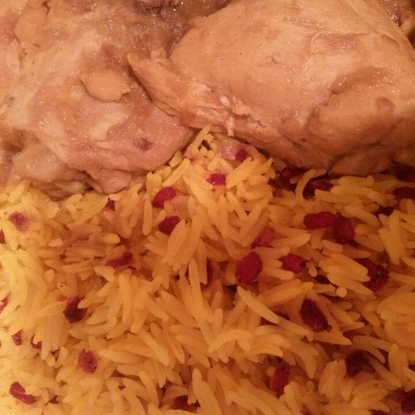 Das Foto wurde bei Maykadeh Persian Cuisine von Tian Q. am 4/15/2015 aufgenommen
