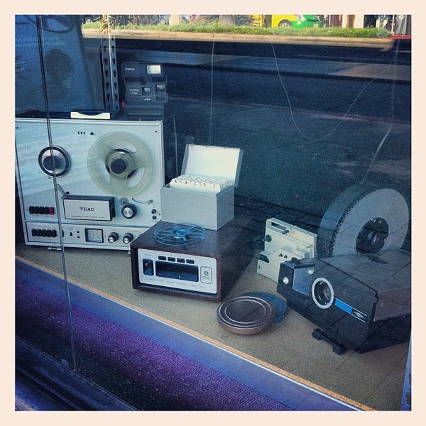 VIntage equipment in the display windows; timeless!