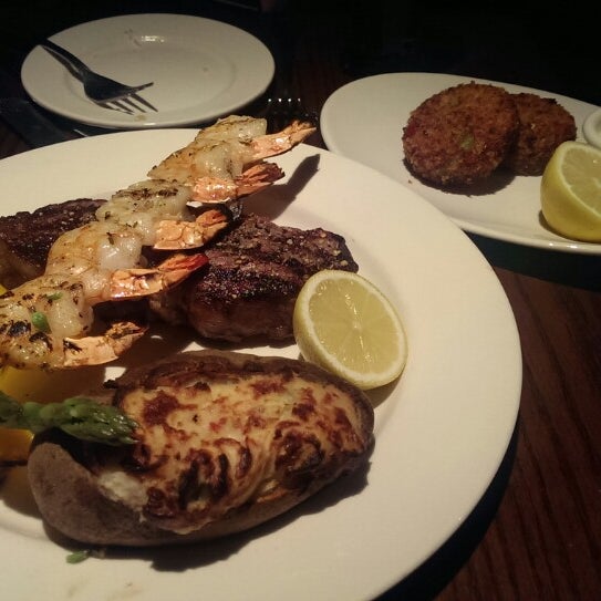 Photo taken at The Keg Steakhouse + Bar - Richmond South by Lalaa P. on 2/15/2014