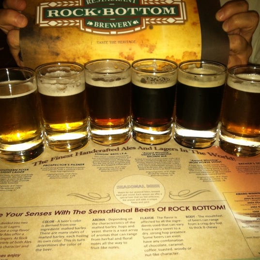 5/22/2011 tarihinde Shari D.ziyaretçi tarafından Rock Bottom Restaurant &amp; Brewery'de çekilen fotoğraf