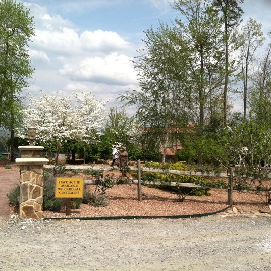 4/15/2011 tarihinde Heidi T.ziyaretçi tarafından Raffaldini Vineyards &amp; Winery'de çekilen fotoğraf