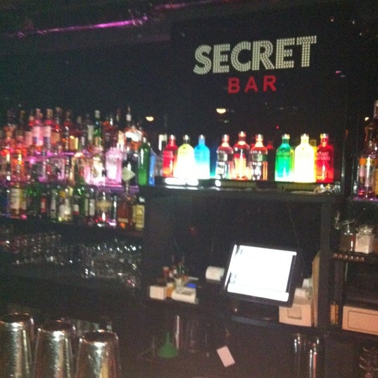 Foto scattata a Secret Bar da Vladimir A. il 6/22/2012
