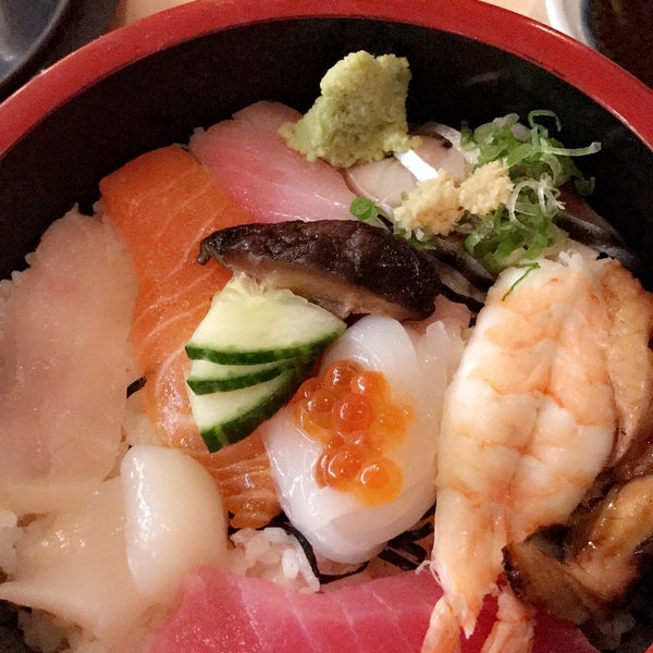 Menu has nice high-end touches but also standard options. The ju-chirashi was pretty solid but pricey. The rolls, such as the salmon avocado and shrimp tempura, were excellent. Great decor and vibe!