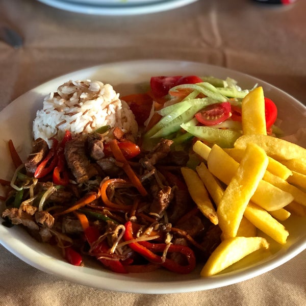 Das Foto wurde bei Sabırtaşı Restaurant von Mustafa T. am 6/1/2019 aufgenommen