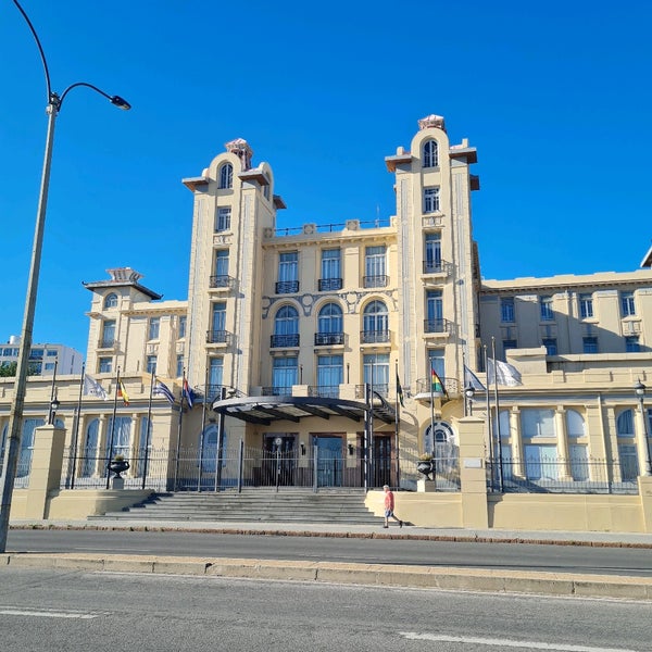 Edificio Mercosur Edificio gubernamental en Parque Rodó