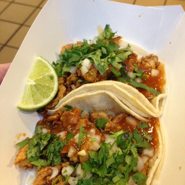 Das Foto wurde bei Los Agaves Mexican Street Food von Matt E. am 2/17/2014 aufgenommen