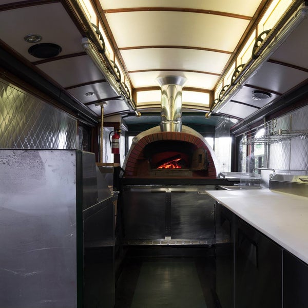 4/18/2017にClemente&#39;s Trolley PizzeriaがClemente&#39;s Trolley Pizzeriaで撮った写真