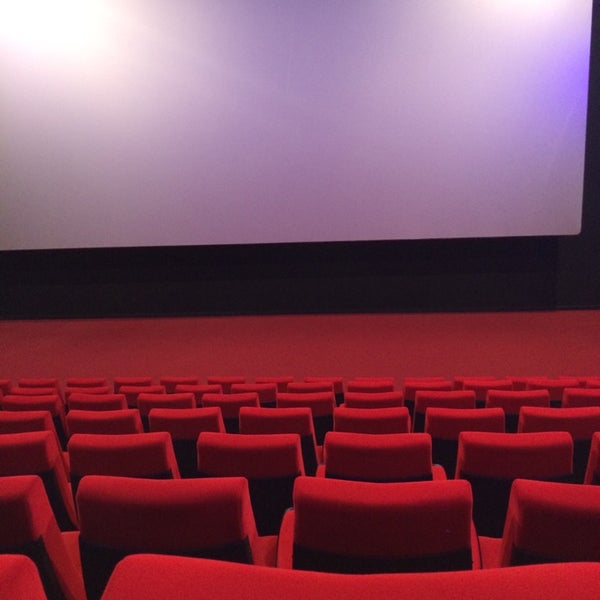 Кинотеатр empire cinemas. Эмпайр синема волгоград. Эмпайр синема волгоград. Империя грез ижевск зал 1. Кинотеатр волгоград ферганская.