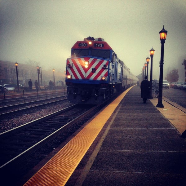 Metra Elmhurst Train Station