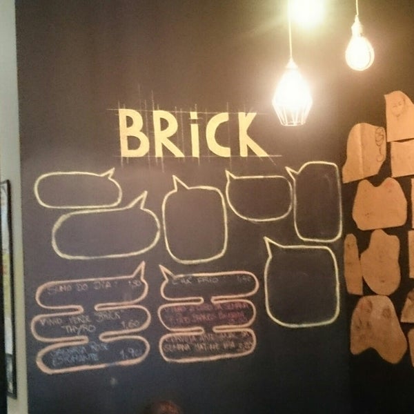 Das Foto wurde bei Brick Cafe von Vinícius L. am 10/20/2017 aufgenommen