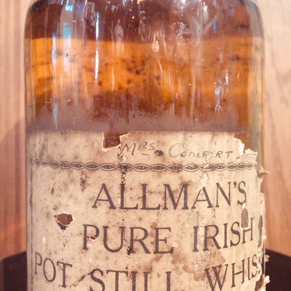 Снимок сделан в Irish Whiskey Museum пользователем Laurent R. 11/3/2019