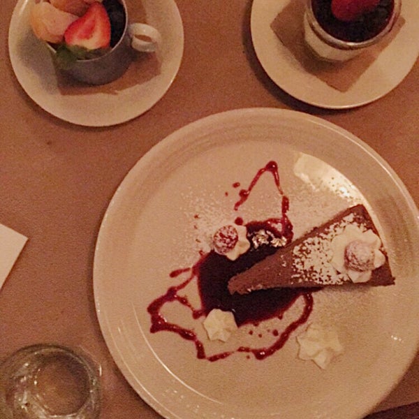 I liked the desserts (we ordered everything) but the waitress was terrible😢