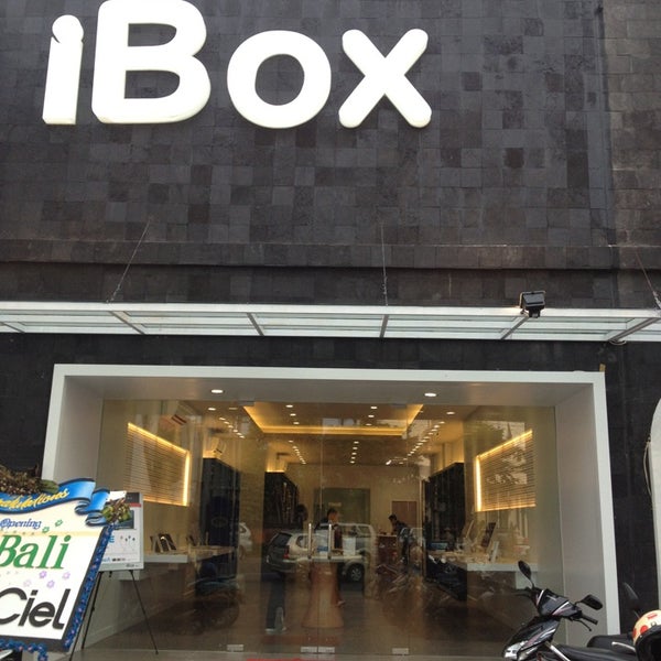 Photo prise au iBox Apple Store par Faiz le4/2/2013