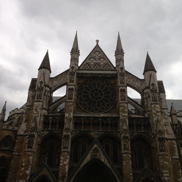 Foto tirada no(a) Abadia de Westminster por Rıfat A. em 5/5/2013