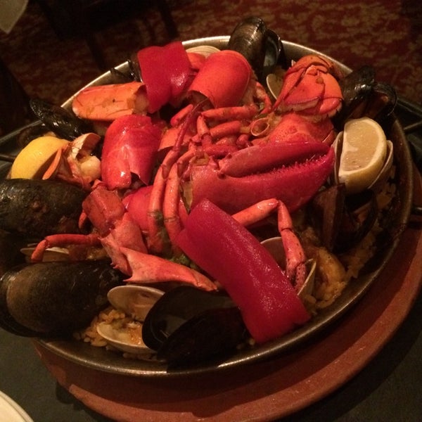 8/26/2014 tarihinde Natalia K.ziyaretçi tarafından Toledo Restaurant'de çekilen fotoğraf