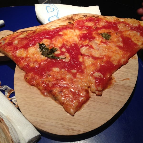 6/28/2013에 Alex Z.님이 Pizza &amp; Co.에서 찍은 사진