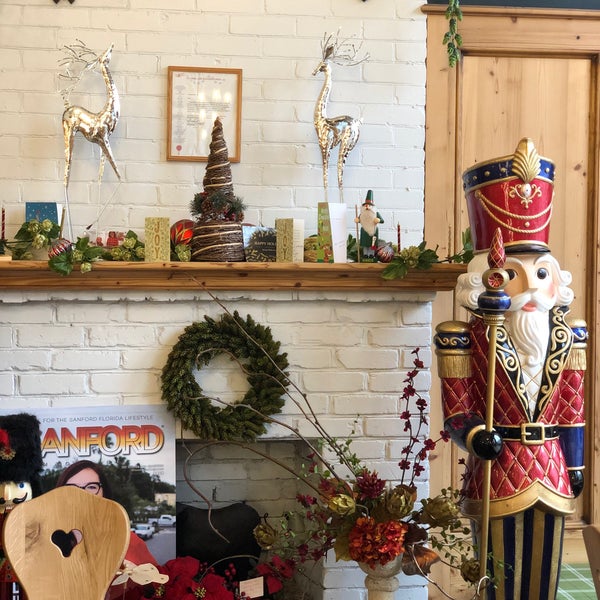 Photo taken at Hollerbach&#39;s Willow Tree Cafe by Milo B. A. on 12/28/2019