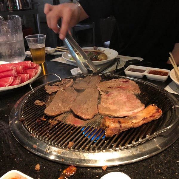 Foto scattata a Manna Korean BBQ da Brodie O. il 1/28/2018