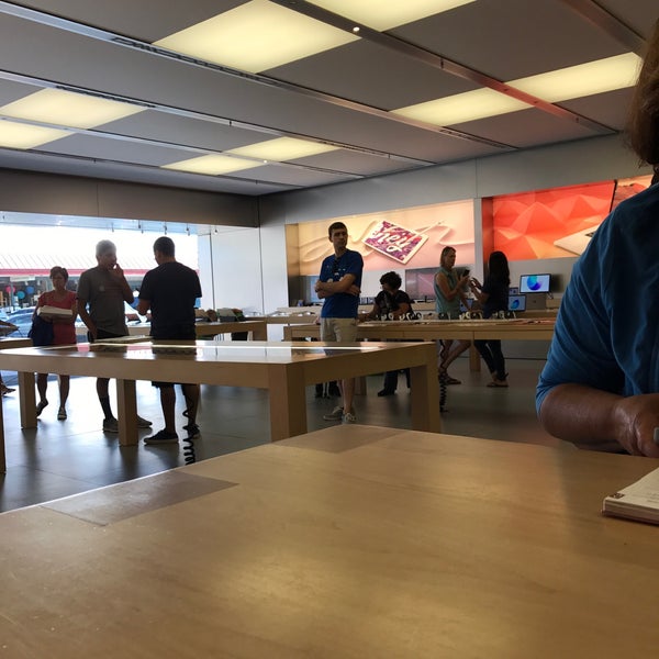Photos at Apple Main Place - Naperville, IL
