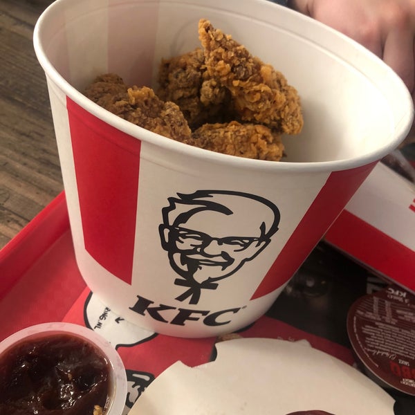 12/30/2019 tarihinde Kyriana T.ziyaretçi tarafından KFC'de çekilen fotoğraf