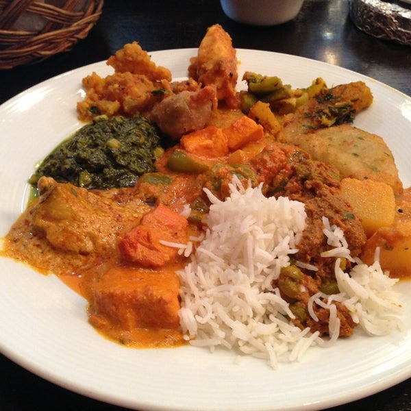 รูปภาพถ่ายที่ India House Restaurant โดย gia xershel j. เมื่อ 6/12/2013