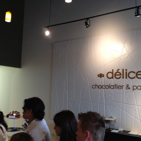 11/14/2012에 Brandi V.님이 Delice Chocolatier San Antonio에서 찍은 사진