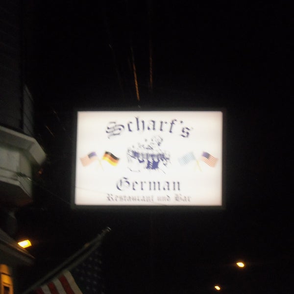 Das Foto wurde bei Scharfs German Restaurant und Bar von Scharfs German Restaurant und Bar am 8/31/2014 aufgenommen