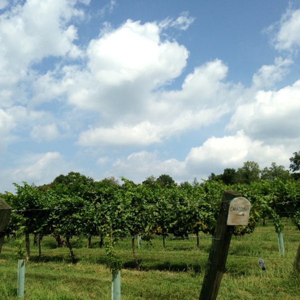 Foto tirada no(a) Willowcroft Farms Winery por Angie V. em 8/31/2013