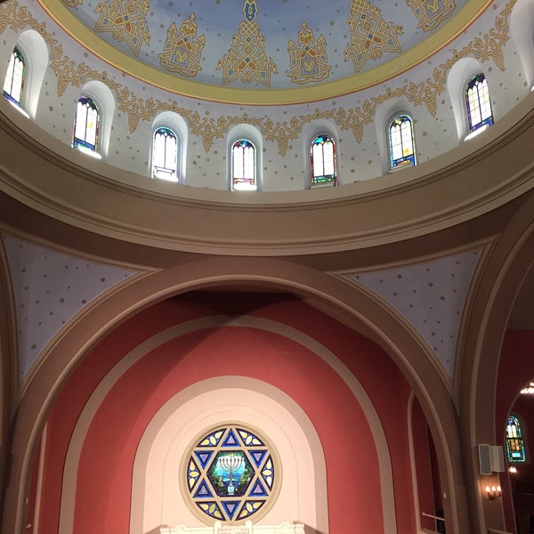 Снимок сделан в Sixth &amp; I Historic Synagogue пользователем Cassio D. 6/19/2017