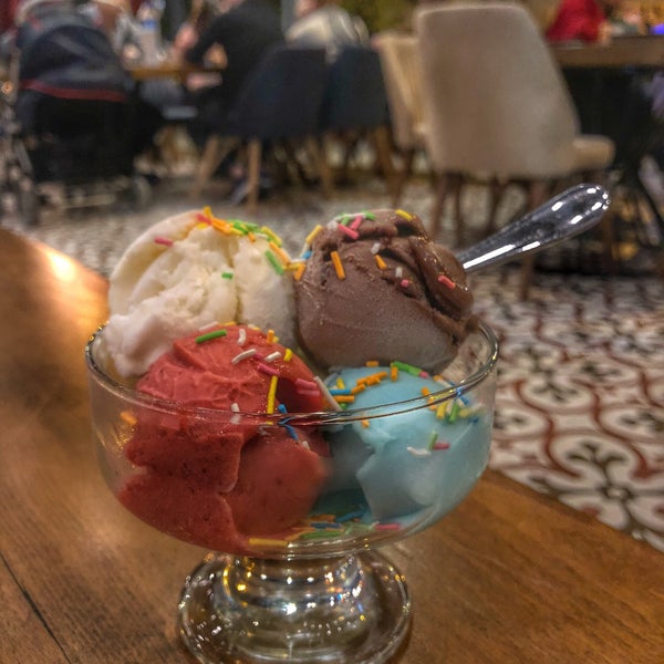 6/19/2018 tarihinde Mehmet Hayrixxziyaretçi tarafından Limon Cafe Restaurant 🍋'de çekilen fotoğraf