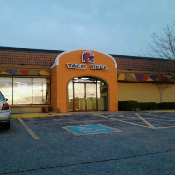 Taco Bell Fast Food Restaurant in