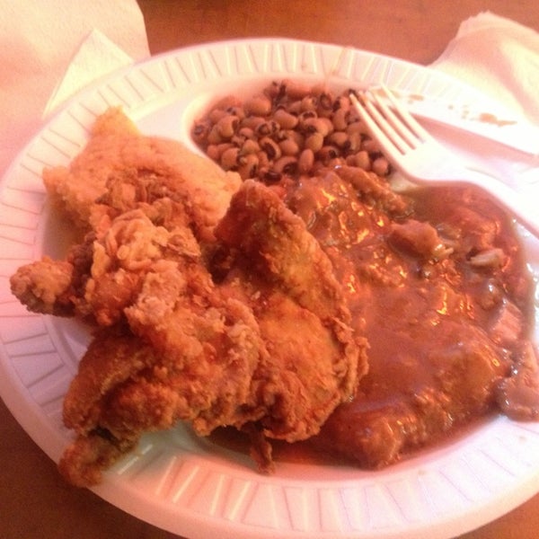 Photo taken at Charles&#39; Country Pan Fried Chicken by Eric T. on 2/3/2013