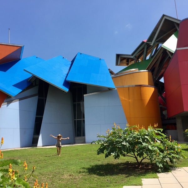 รูปภาพถ่ายที่ Biomuseo โดย Patrick M. เมื่อ 12/28/2016