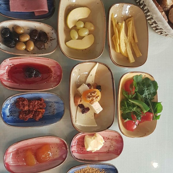 Das Foto wurde bei Deniz Nadide Duru Breakfast von K@Y@ am 10/19/2019 aufgenommen